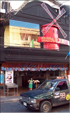 Le Moulin Rouge de Pattaya