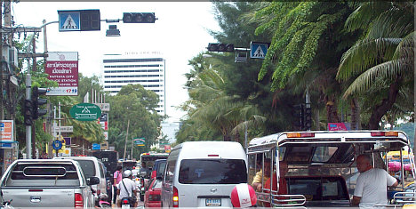 Pattaya Police on Soi 9 gets traffic lights!