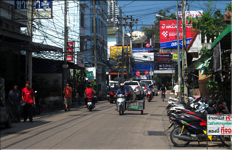 Do not walk on Pattayas's Road