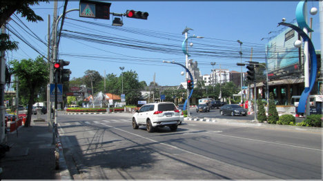 Almost all Drivers ignore Pedestrian Signals on Pattaya North Road and Naklua Road