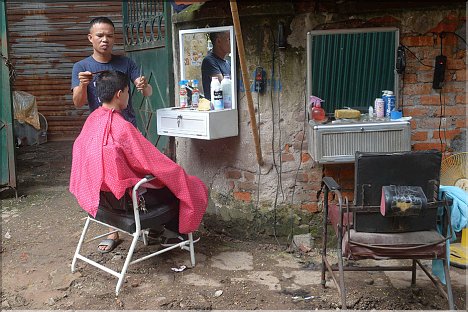 Barber in Hanoi