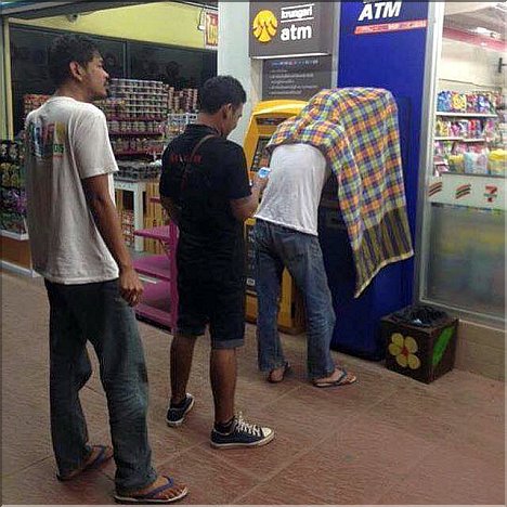 How to use an ATM in Thailand