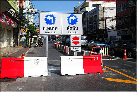 Stupid traffic signaling in Pattaya