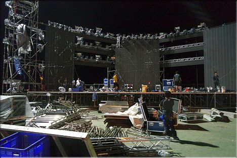 Installing the stage
