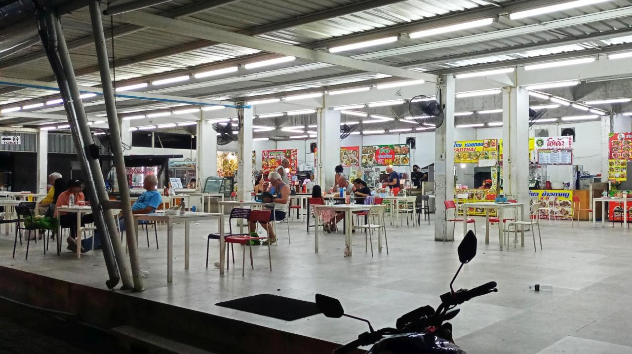 Food Court at Soi Buakhao Night Market