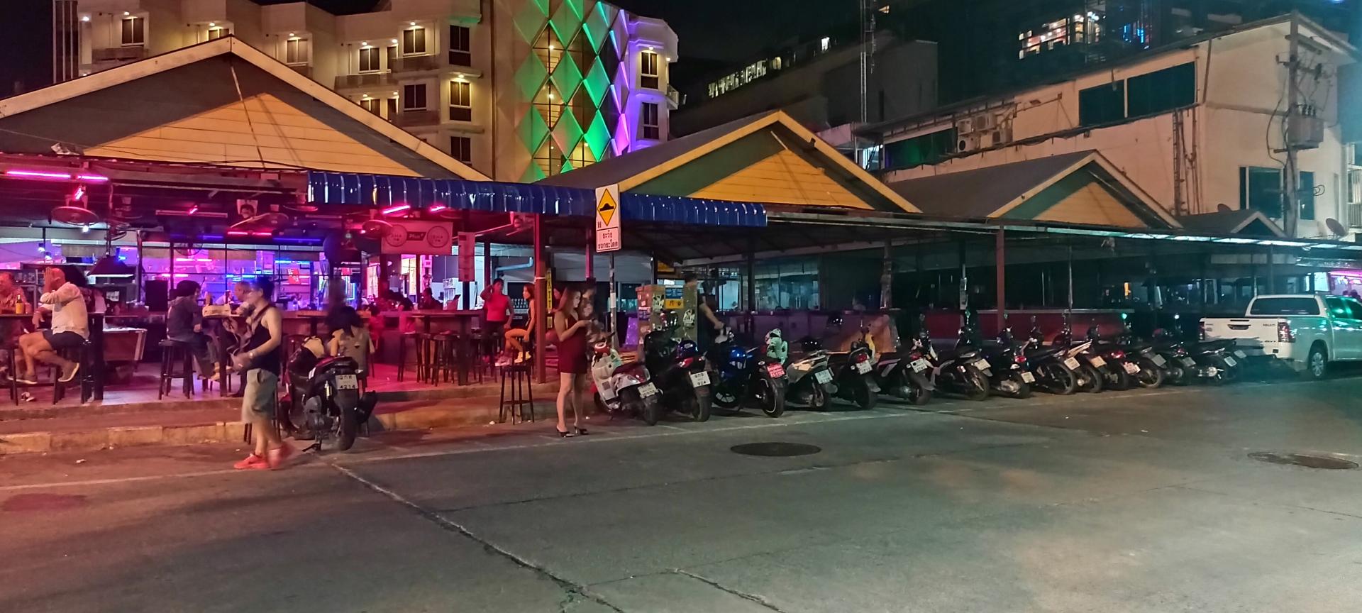 The bars on Beach Road between Soi 8 and Pattaya Police Station closed