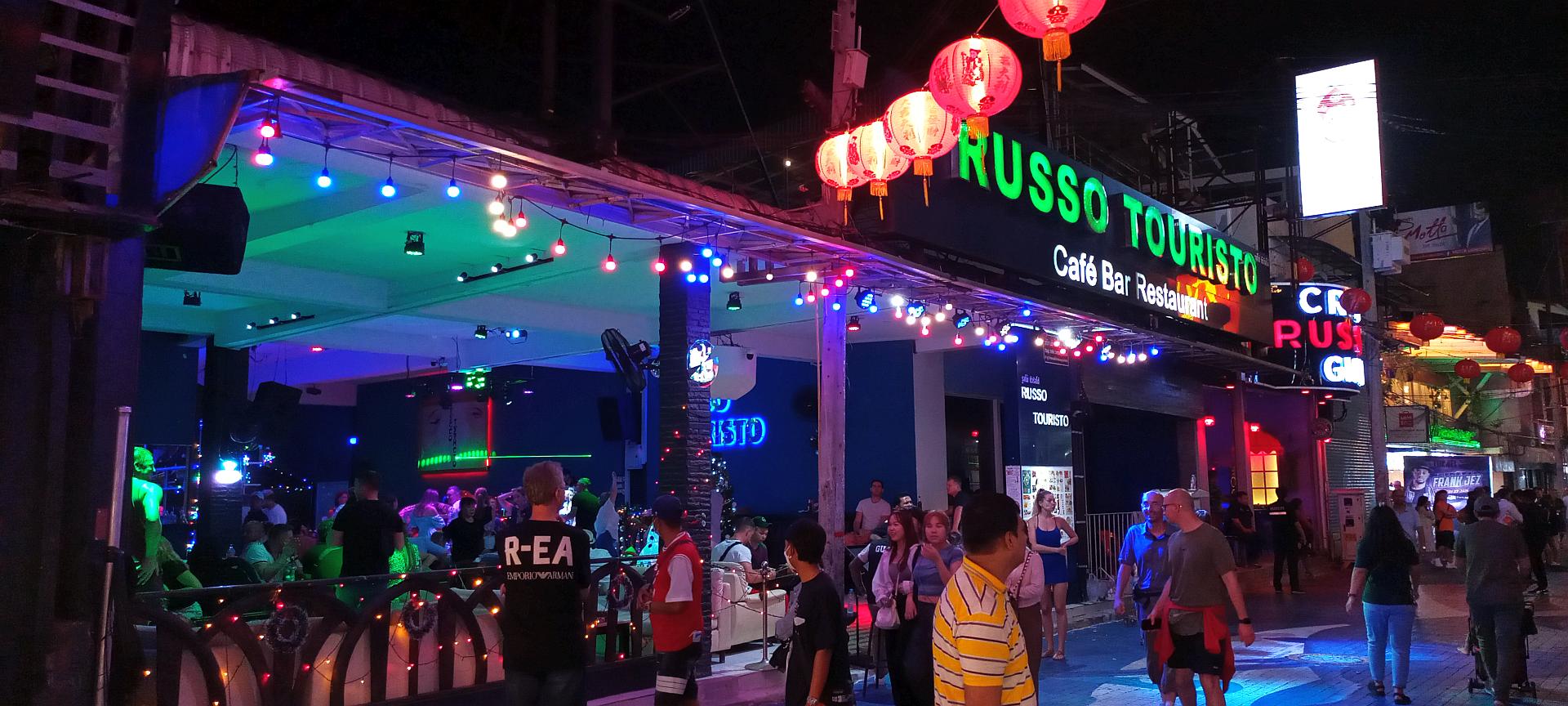 Russo Touristo, Walking Street Pattaya