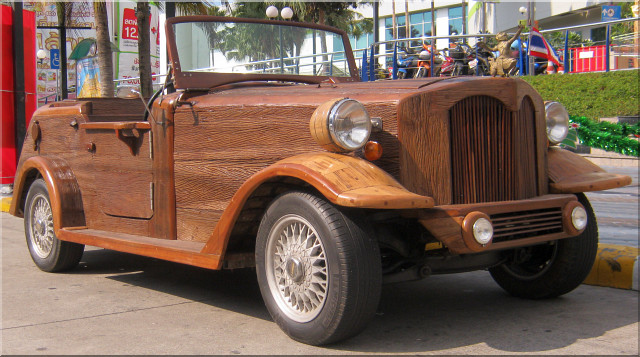 NightWalker's Pattaya Picture Show: Wooden Car