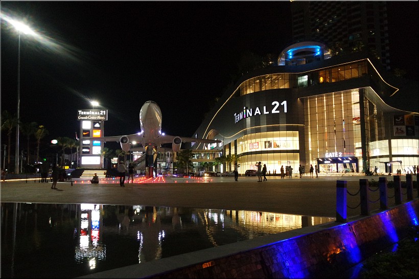 NightWalker's Pattaya Picture Show: Opening Terminal21