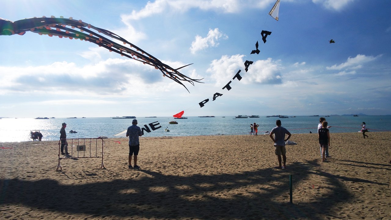 NightWalker's Pattaya Picture Show: Kite on the Beach 2021